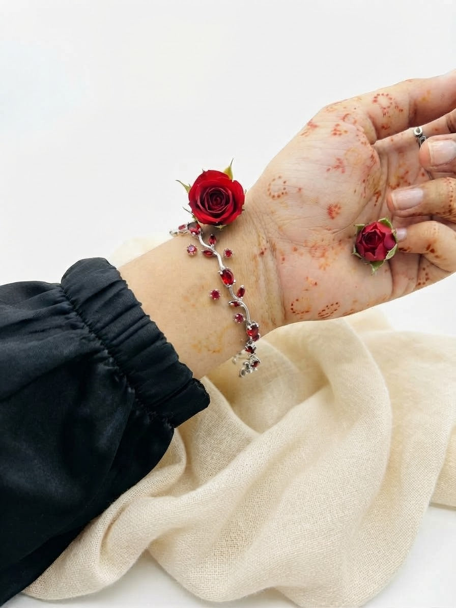 Elegant Tulip Bracelet for Women – Cute Floral Design Fashion Jewelry