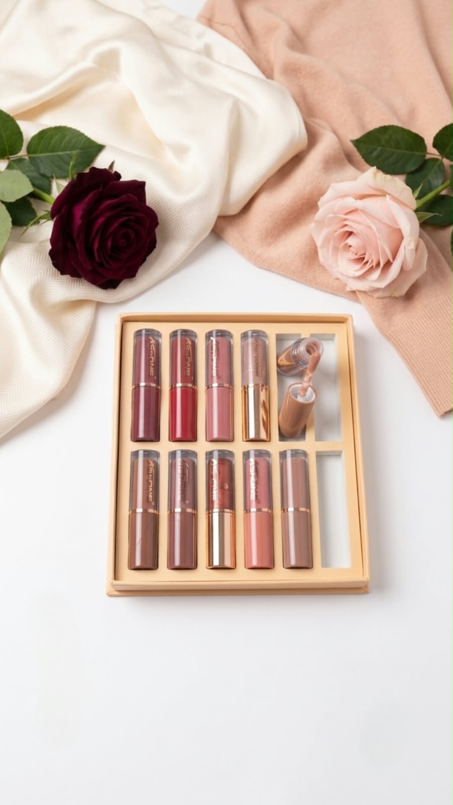 Glossy Matte Lip Gloss – Long-Lasting Smooth & Hydrating Lip Color