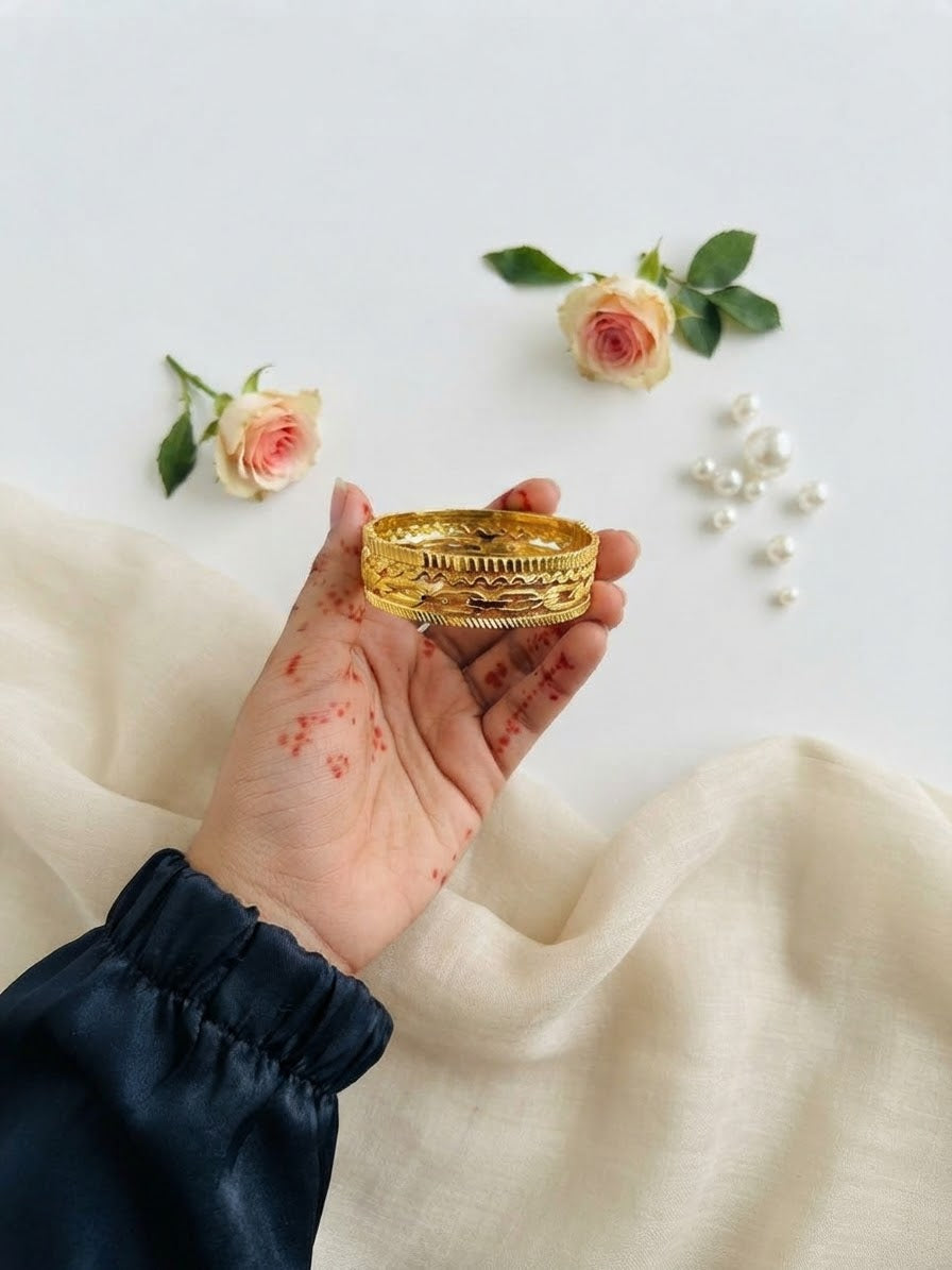 Elegant Gold Woven Chain Bangle Bracelet for Women – Stylish Luxury Jewelry