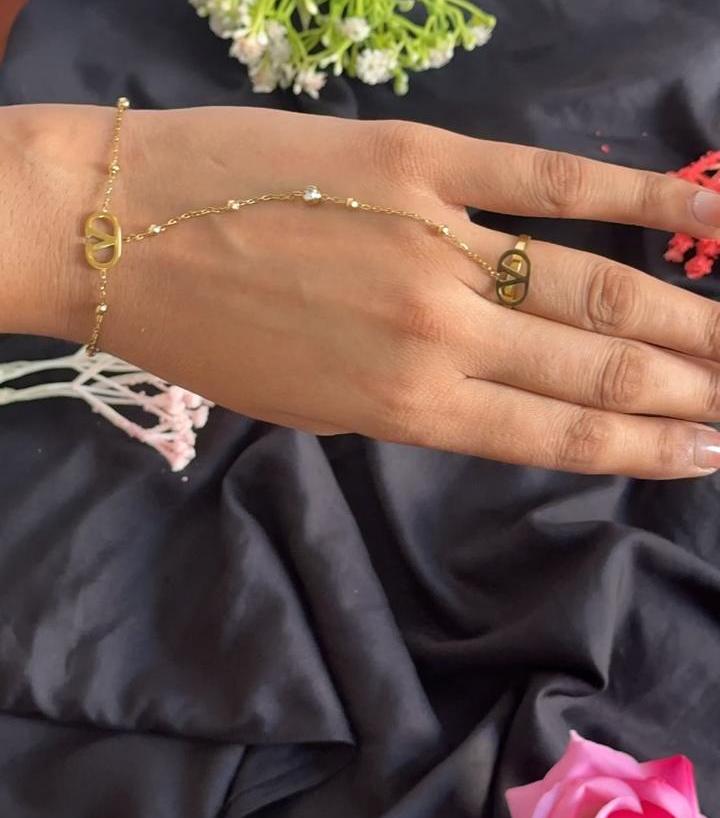 Elegant Finger Bracelet – Gold-Tone Hand Chain with Connected Ring for Women